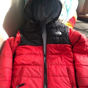 The North Face Boys M Reversible Perrito Coat- Red